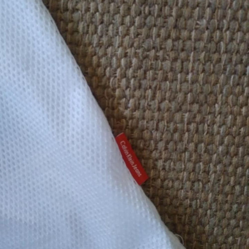 *SOLD/Other Online Site Men's Calvin Klein T-Shirt - Picture 4 of 4